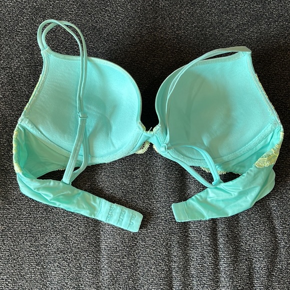 Victoria’s Secret Very Sexy Push-Up Bundle 34C - Picture 3 of 8